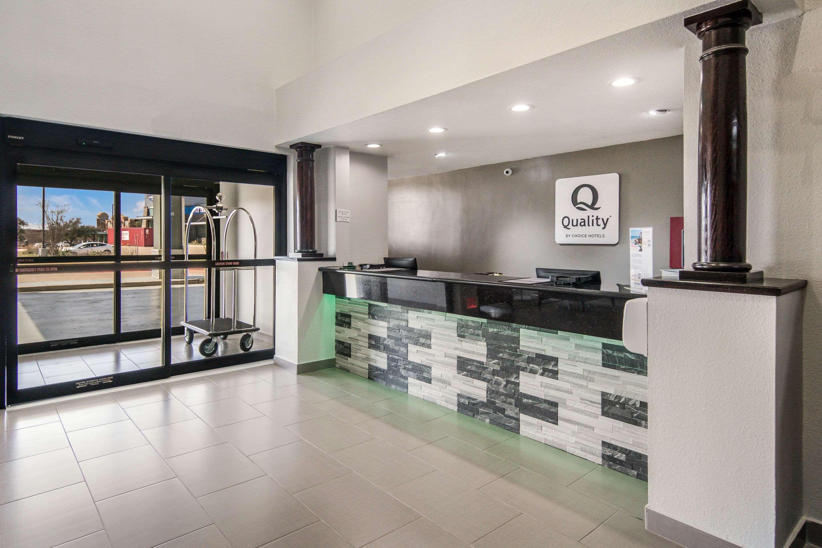 Quality Inn & Suites Fort Worth Ngoại thất bức ảnh