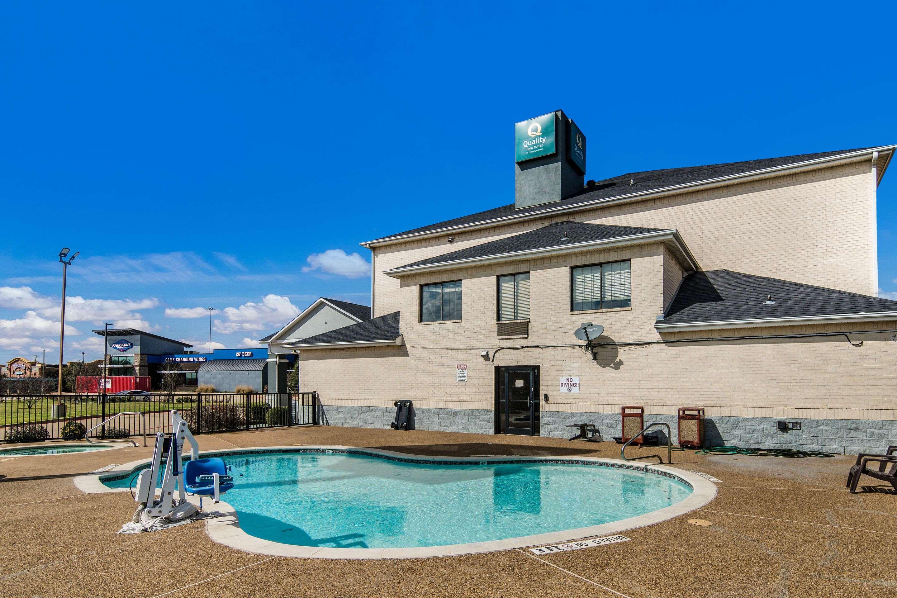 Quality Inn & Suites Fort Worth Ngoại thất bức ảnh