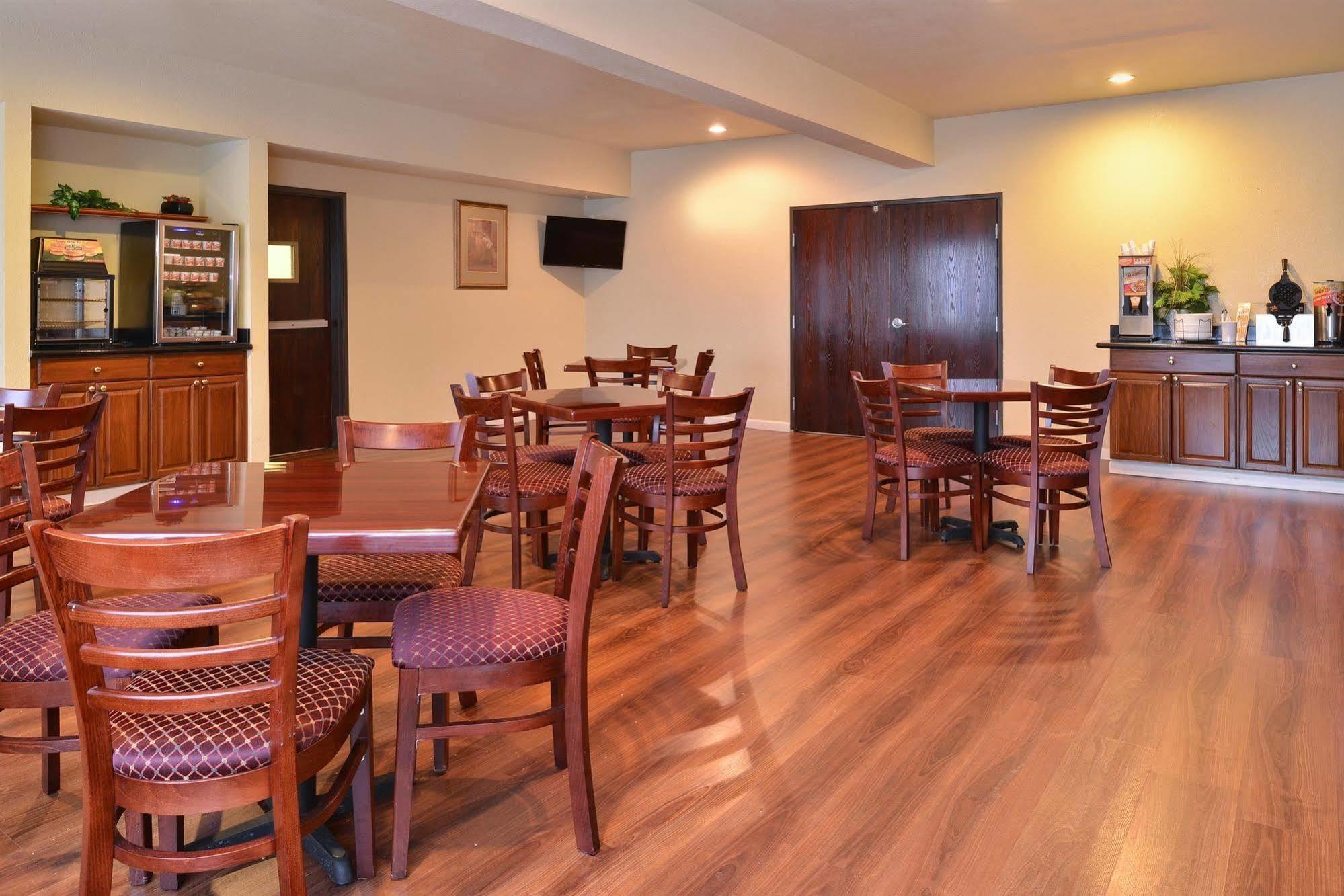 Quality Inn & Suites Fort Worth Ngoại thất bức ảnh